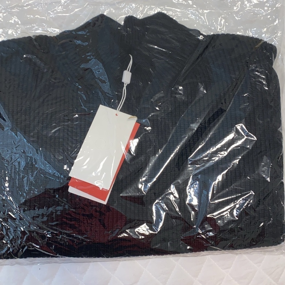 New Q2 Detailed Sleeve Sweater - Picture 6 of 8